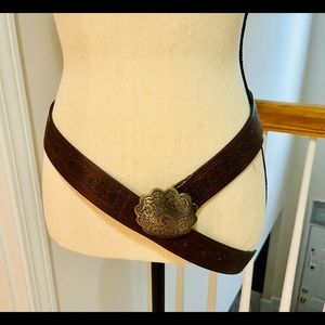 Garnet Hill Leather Belt. Medium.